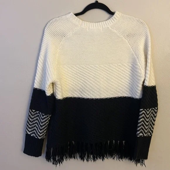 John + Jenn Small Chunky Knit Sweater Black and White Fringe - Picture 11 of 16